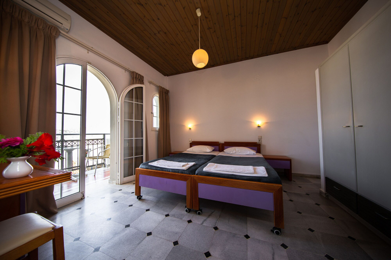 Bedroom 2, Manias Hotel Apartments, Crete