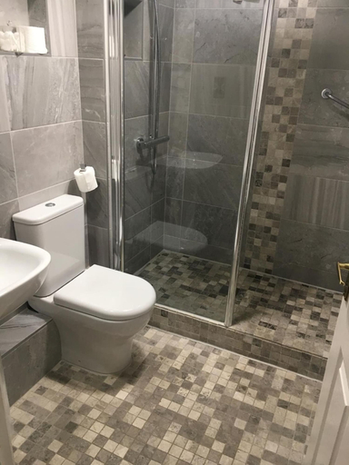 Bathroom 3, The Peel Aldergate, Staffordshire