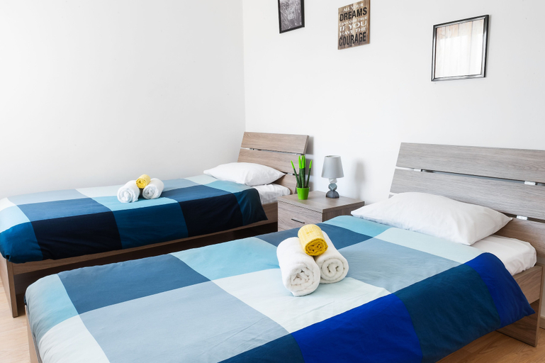 Bedroom 2, Pebble Beach Holiday Apartments