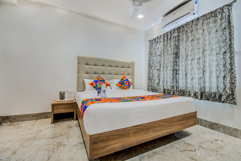 Bedroom 1, Hotel Spring Height, North Goa