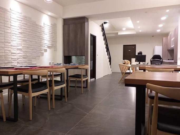 Others 1, Mesin Inn, Penghu