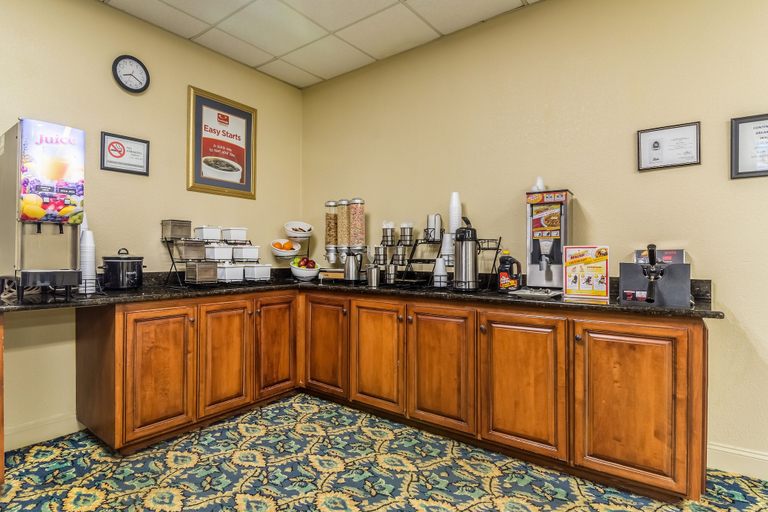 Food & Drinks, Econo Lodge Whiteville, Columbus