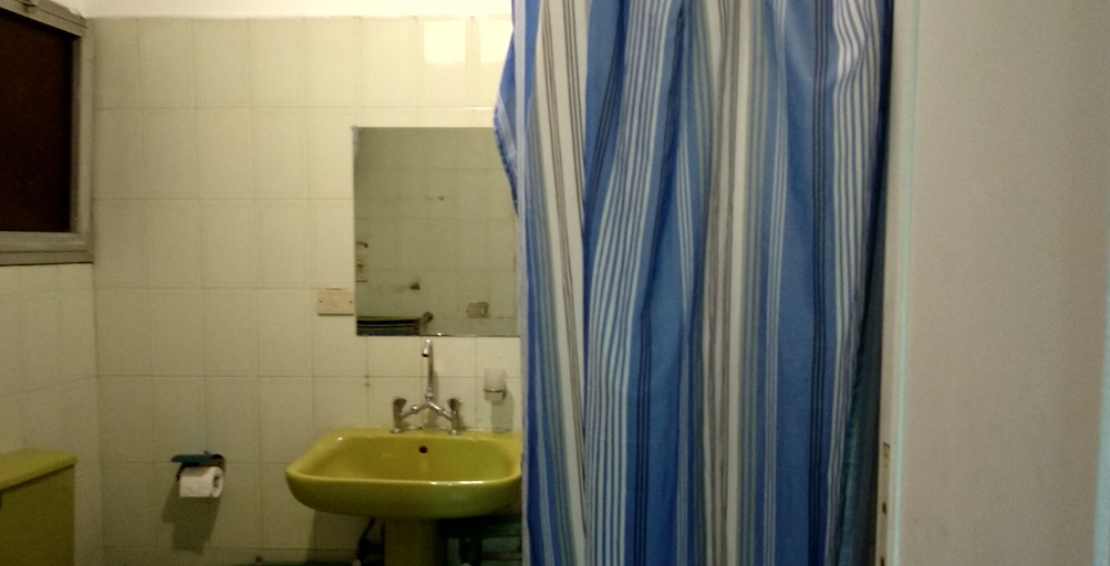 Bathroom 3, Welcome Arabesque Hostel, Qasr an-Nil