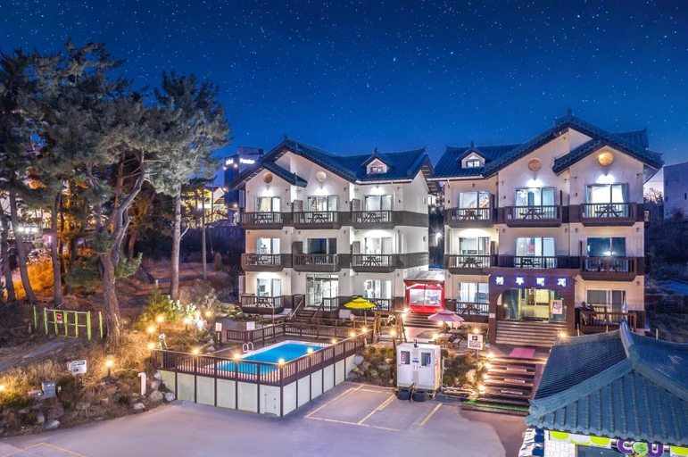 Exterior & Views, Gangneung Bluebaech Pension, Gangneung