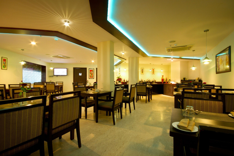 Food & Drinks 5, Hotel Classic Diplomat, Delhi