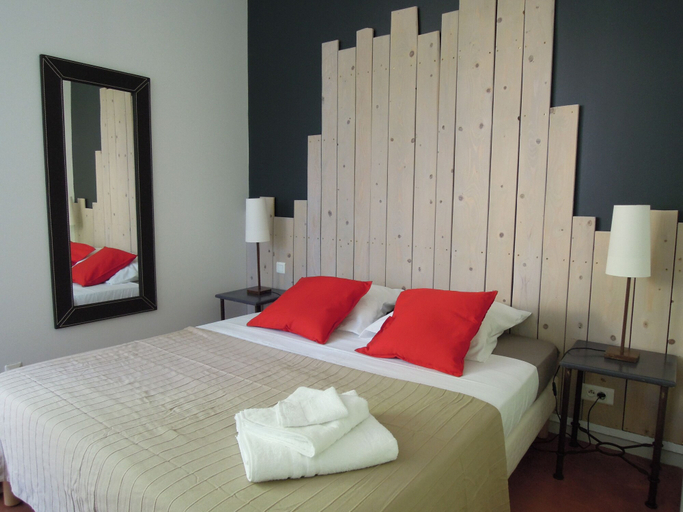 Bedroom 3, Hotel Estelou, Gard