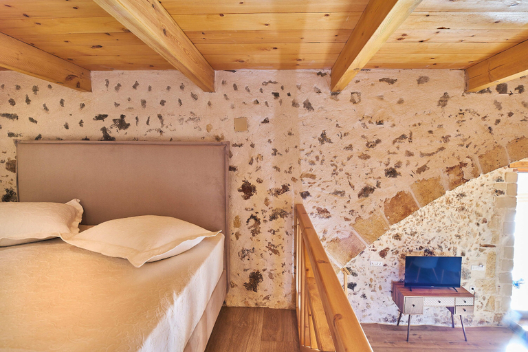 Bedroom 2, Achilleas Apartments, Crete