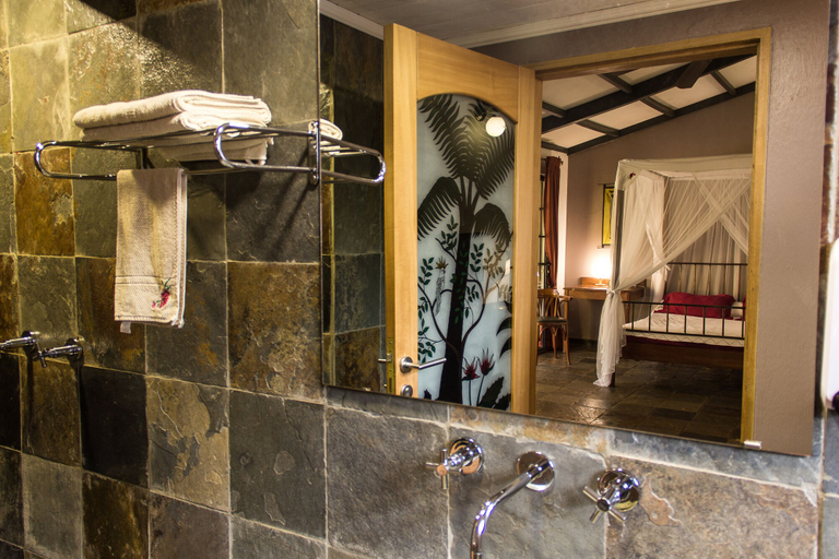 Bathroom 4, Hotel Le Bougainviller, Kampala