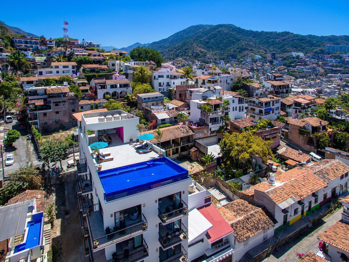 Others 5, Nise, Puerto Vallarta