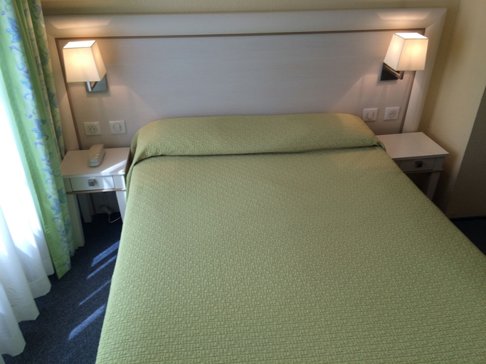 Bedroom 2, Hôtel Elysée, Rhône