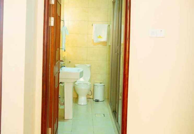 Bathroom 5, Hotel Le Confidentiel, Vurra