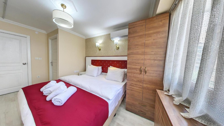Bedroom 5, Cihangir Palace, Beyoğlu