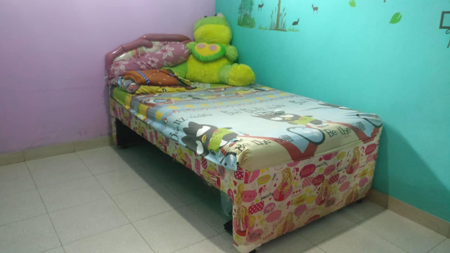 Bedroom 3, Yati Homestay - Hostel, Bantul