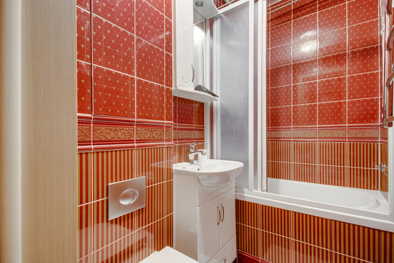 Bathroom, Apartment on Yunykh Lenintsev, South-Eastern