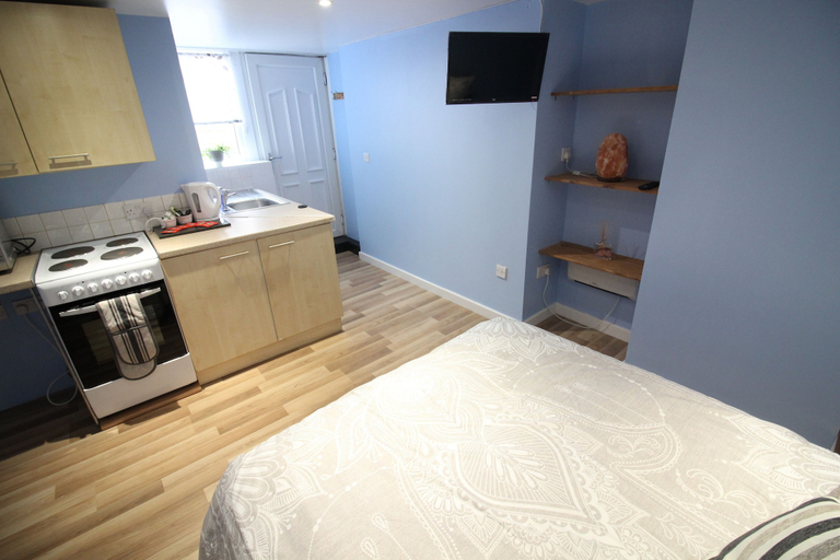 Bedroom 2, The Snug, Leeds