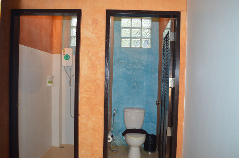 Bathroom 4, B Square Hotel, Khanom