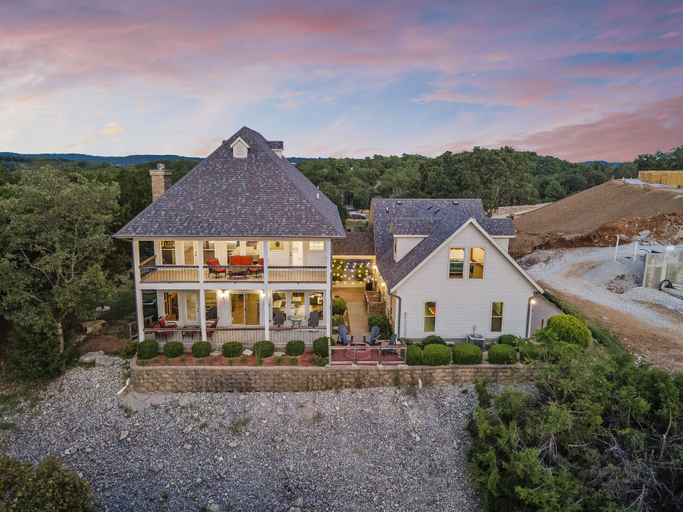 Exterior & Views 2, Table Rock Manor at Whitefish Bay, Stone