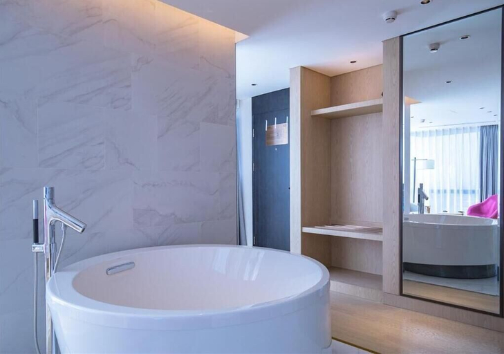 Bathroom 5, Le Joy Hotel, Beijing