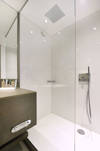 Bathroom 2, Van Der Valk Hotel Charleroi Airport, Hainaut