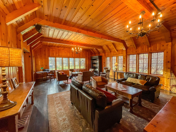 Food & Drinks 5, Lake Creek Lodge, Jefferson
