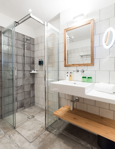 Bathroom 4, Weyerhof, Zell am See