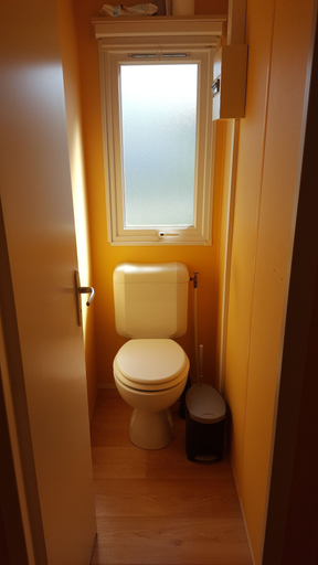 Bathroom 3, Land's Hause Bungalows, Alcobaça