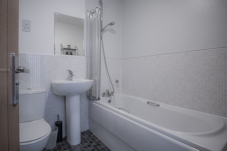 Bathroom 4, Fisherman's Way - 2 Bed Apt - SA1 Swansea, Swansea