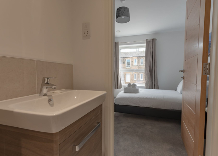 Bathroom 4, Stylish Modern Apartment, Edinburgh