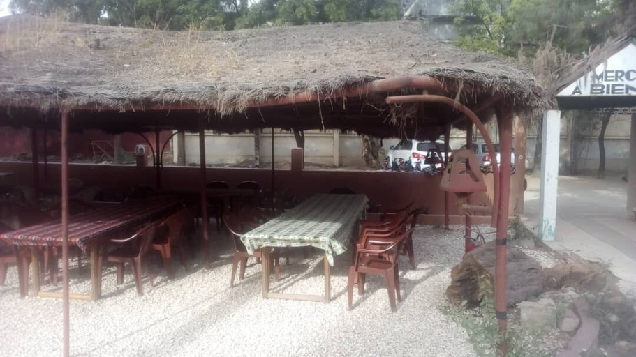 Food & Drinks 4, Le Finio, Mbour