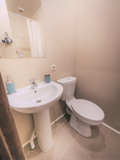 Bathroom 2, Mini-Hotel Entrance N2, Central