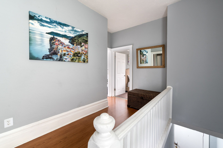 Others 4, Large and Lovely 3 Bedroom Flat, Alameda