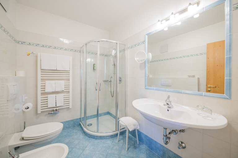 Bathroom 4, Hotel Waldheim Sexten Sesto, Bolzano