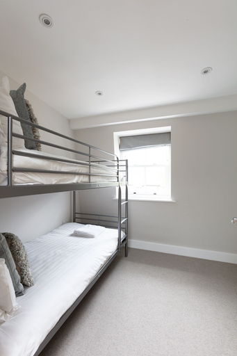 Bedroom 3, Immaculate Central Windsor Town House, Slough
