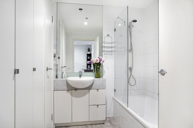 Bathroom 3, Nook Melbourne 173 City Road, Melbourne