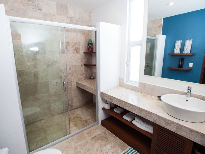 Bathroom 3, Casa Mar Azul, Isla Mujeres