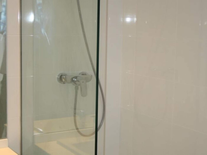 Bathroom 4, Apartamentos Torrelaguna-45, Almería