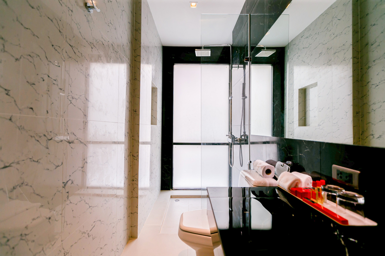 Bathroom 26