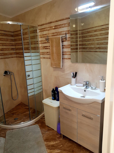Bathroom 3, Emmanouil Airport Beach Apartment, Crete