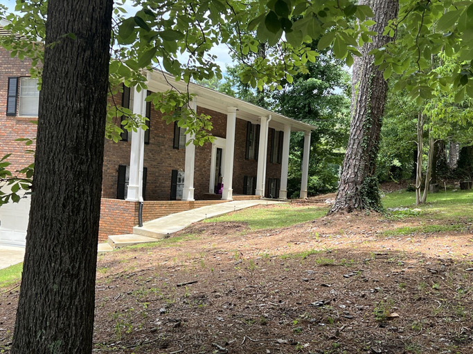 Others 4, Urban Lake House, Fulton