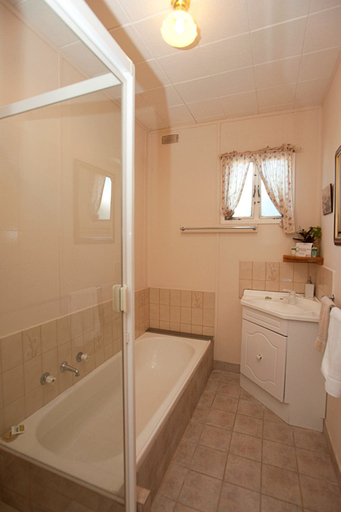 Bathroom 4, Black Jack Get-A-Way, Orroroo/Carrieton
