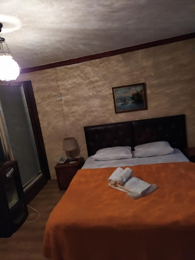 Bedroom 4, Istanbul Irish Hotel, Beyoğlu