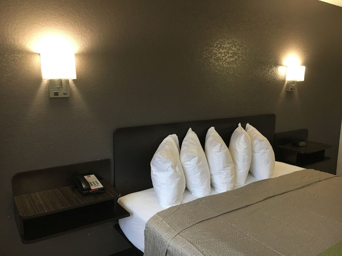 Bedroom 4, Extended Stay, Escambia