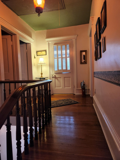 Others 4, Hawthorne Inn, Morgan