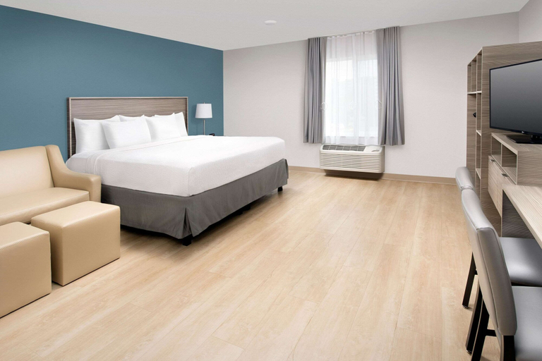 Bedroom 3, WoodSpring Suites Seattle Tukwila, Tukwila
