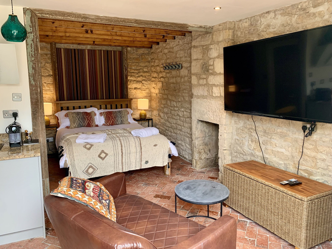 Bedroom 2, The Coach House and The Stable, Gloucestershire