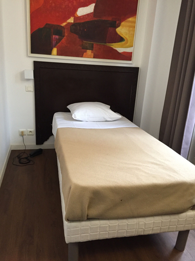Bedroom 5, Hotel Tingis, Paris