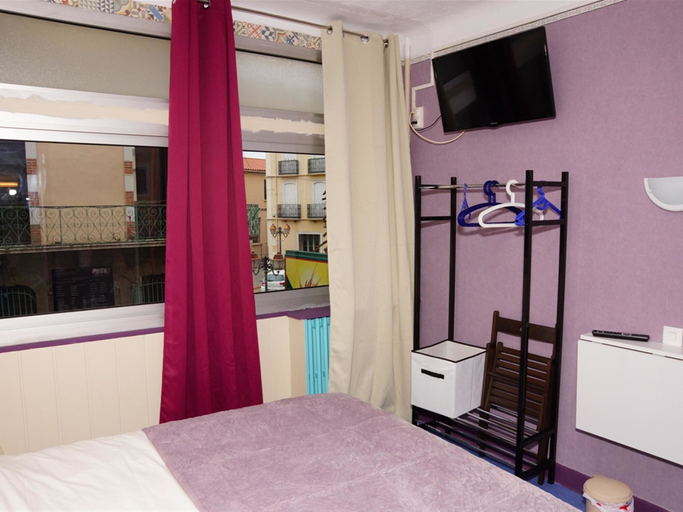Bedroom 5, Hôtel le Richelieu, Pyrénées-Orientales