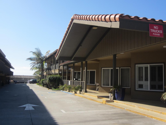 Exterior & Views 2, Pacific Shores Inn on Pacific Beach, San Diego