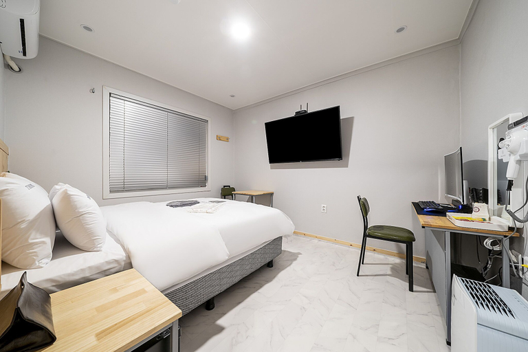 Bedroom 4, Cheongju Time Hotel, Cheongju