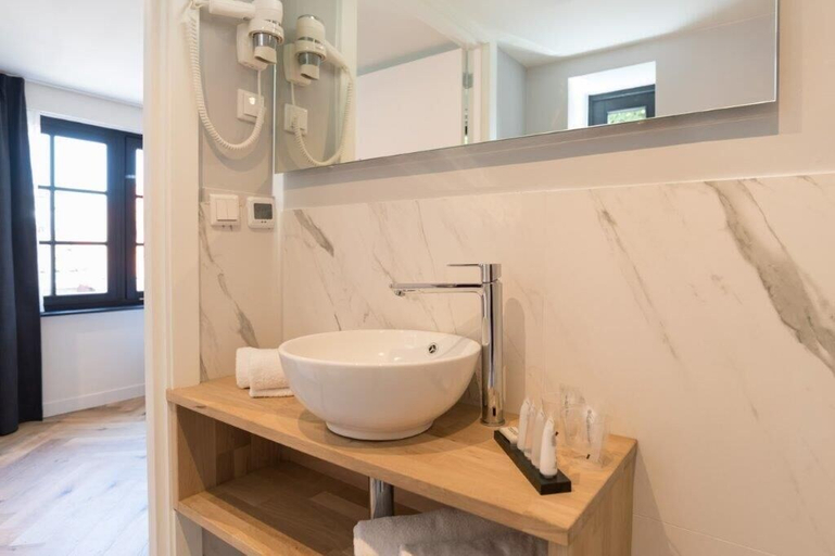 Bathroom 3, Hof van Holland, Edam-Volendam